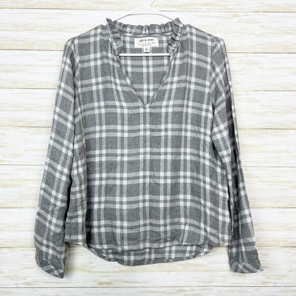 Cloth & Stone Grey Plaid V Neck Knit Top - Picture 1 of 7